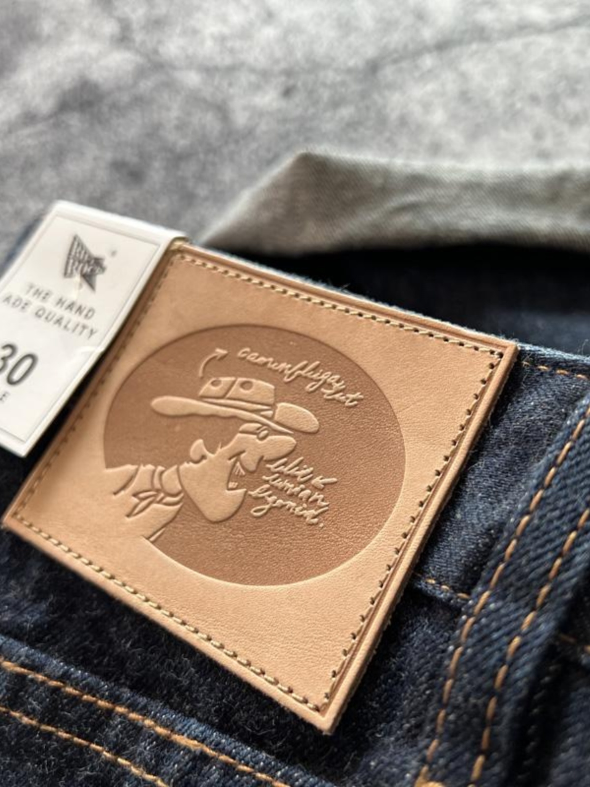 جينز جينز مستقيم نحيف أمريكي ع - مراجعة Levis Jeans 501 وسعره